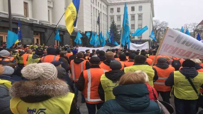 Украинские железнодорожники готовят масштабную акцию протеста