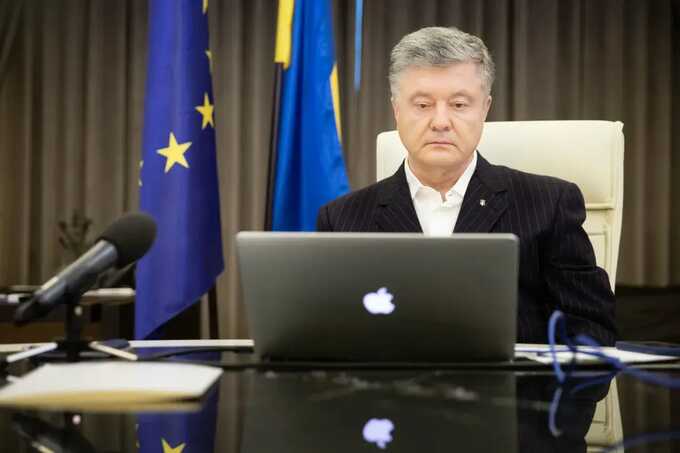 Порошенко хранит наличными более 1,8 млрд гривен «из-за политических репрессий»