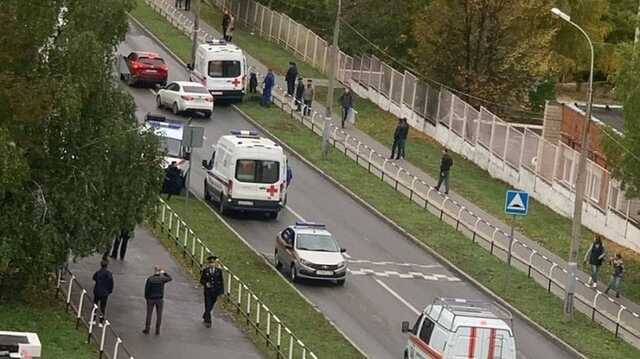 Число погибших при нападении на школу в Ижевске достигло 11 человек