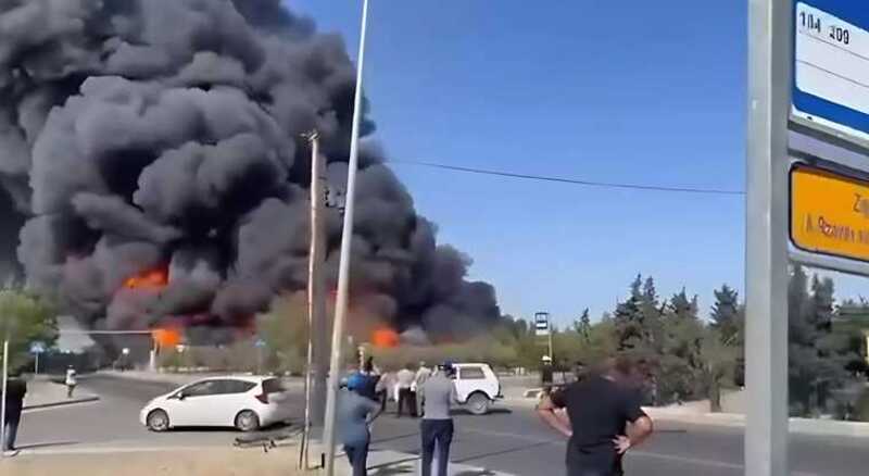 В Баку произошёл пожар на территории объекта SOCAR