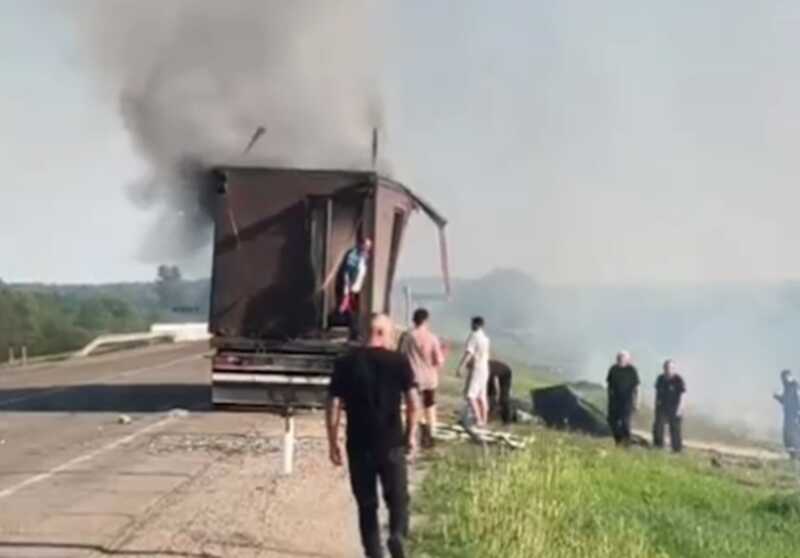 Один из грузовиков с дронами не добрался до места атаки и сгорел