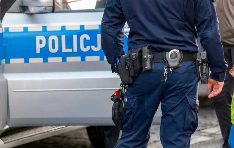 В Варшаве мужчину ранили ножом после того, как он сделал паре замечание за интимные отношения в общественном месте